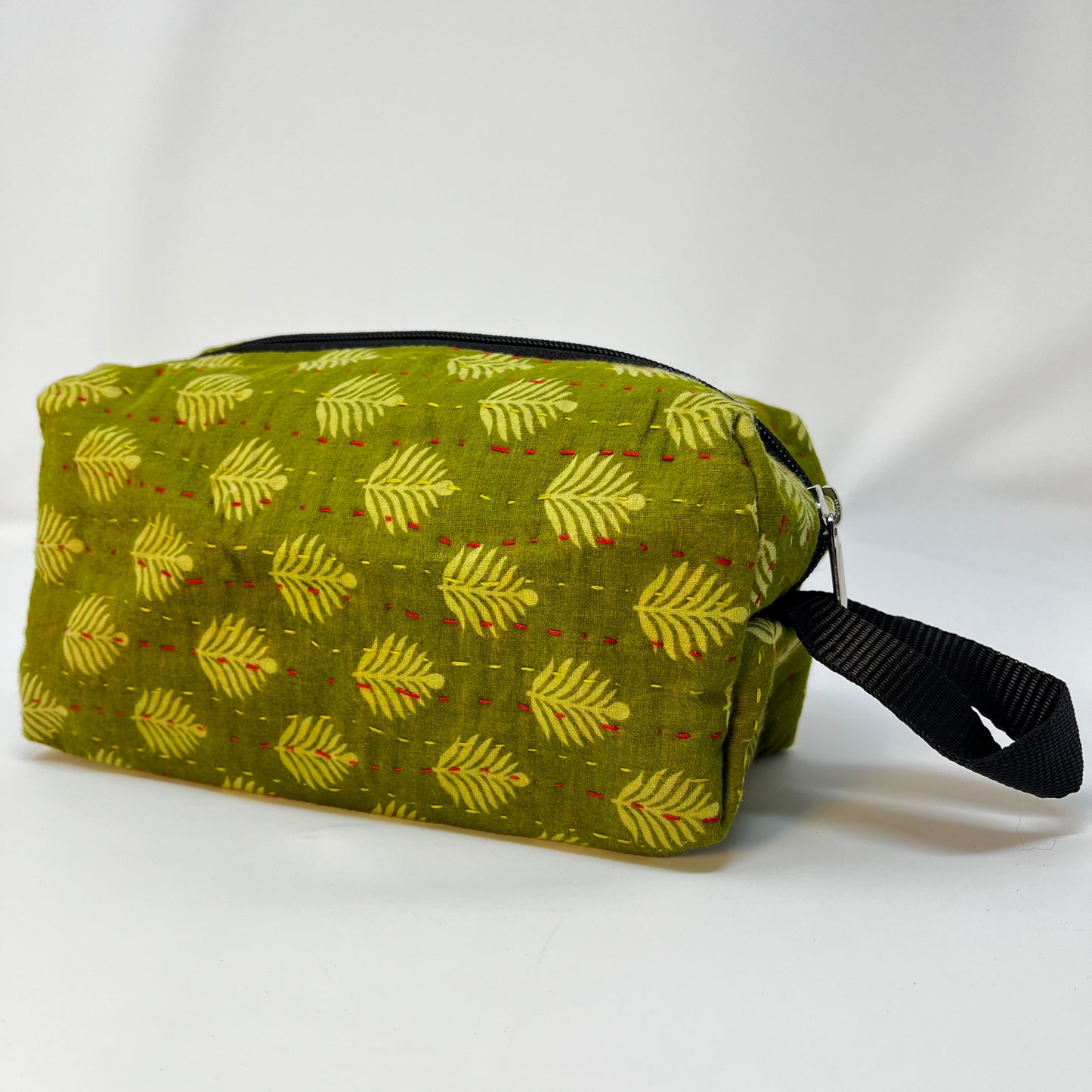 Nila make-up bag