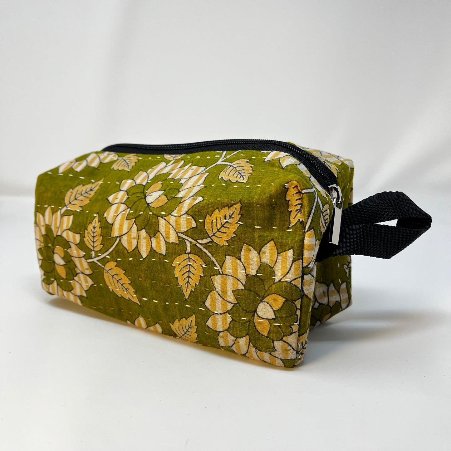 Nila make-up bag