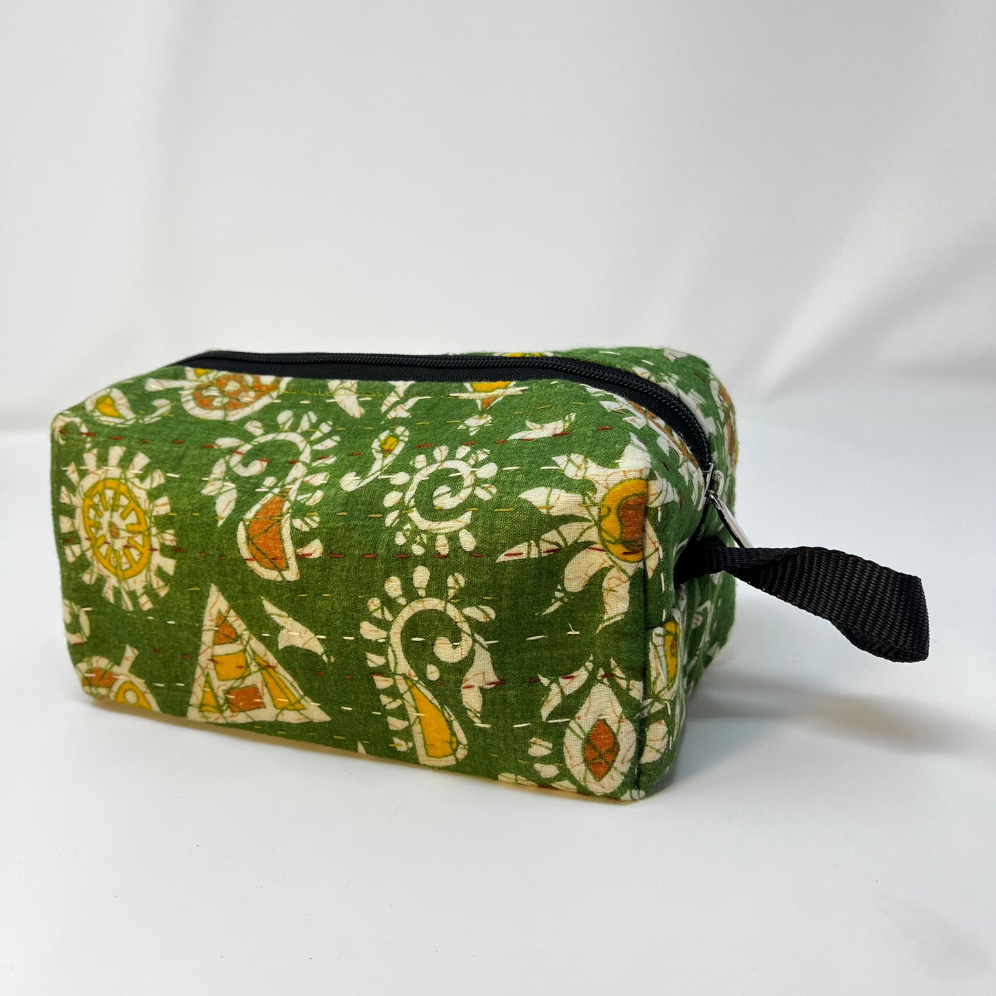 Nila make-up bag