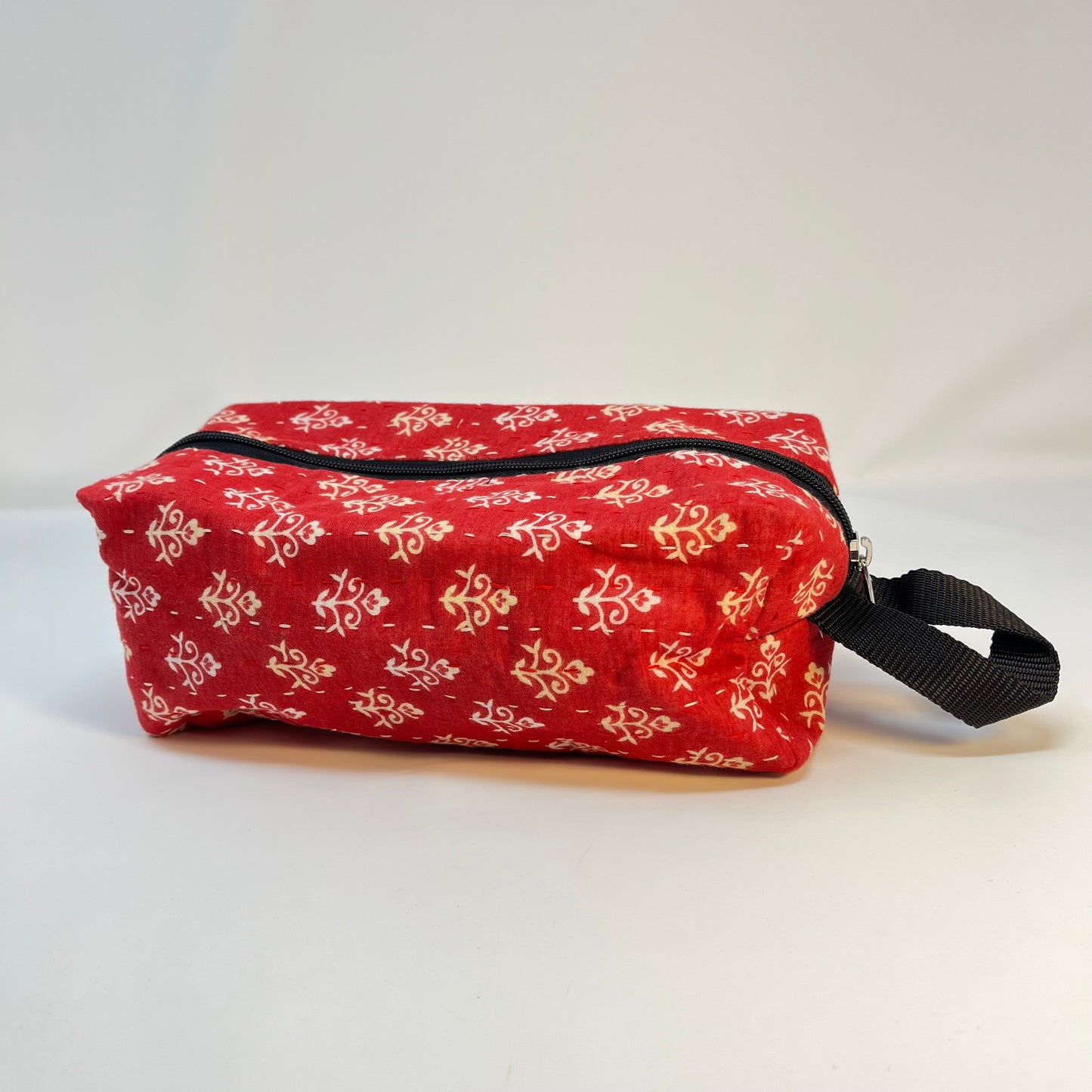 Nila make-up bag