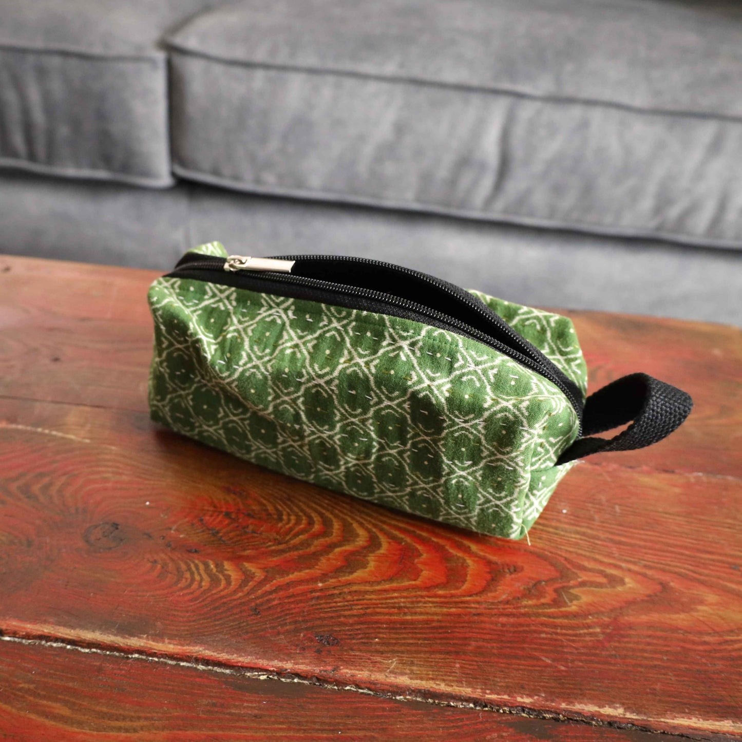 Nila make-up bag