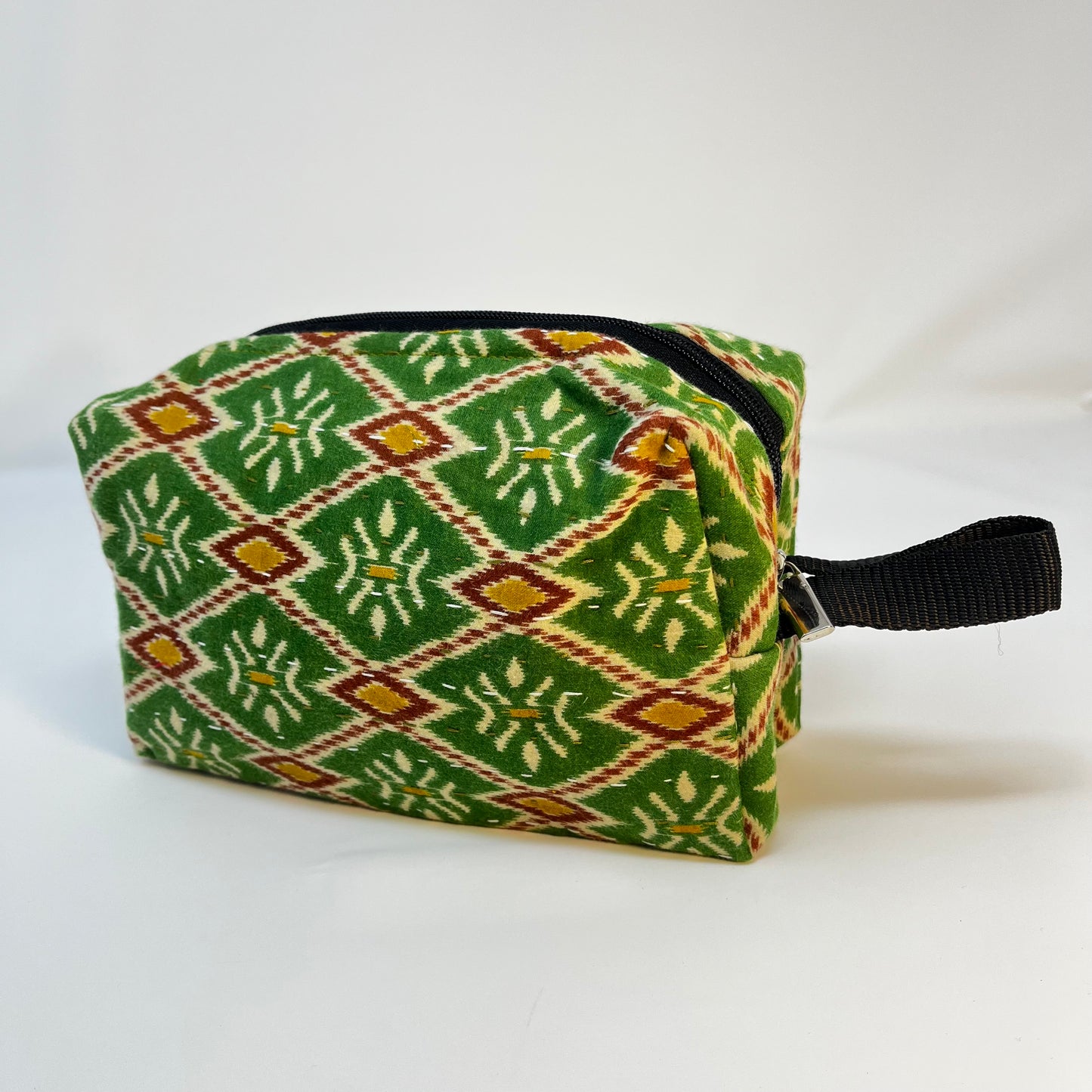 Nila make-up bag