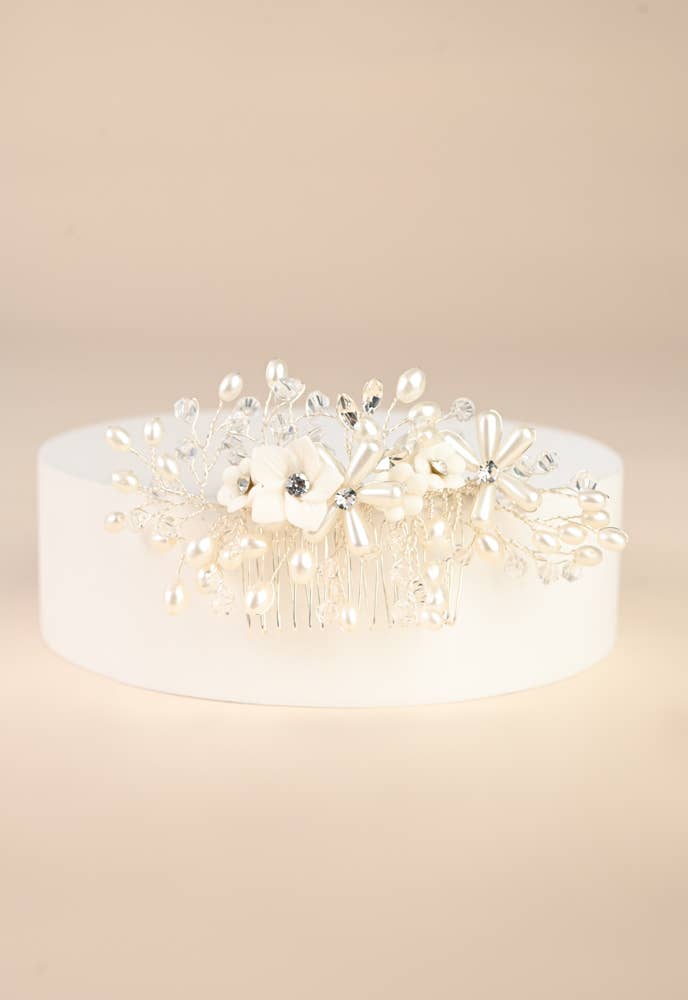 Pearl Blossom Dainty Flower and Crystal Comb